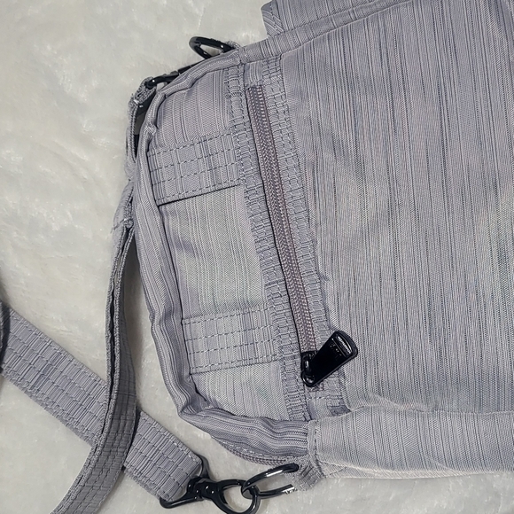 Lug Gray Quilted Messenger Bag with Geometric Design - Picture 6 of 12